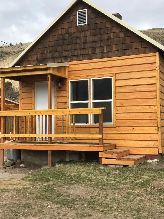 Bear Trap Cabins Gardiner Exterior photo